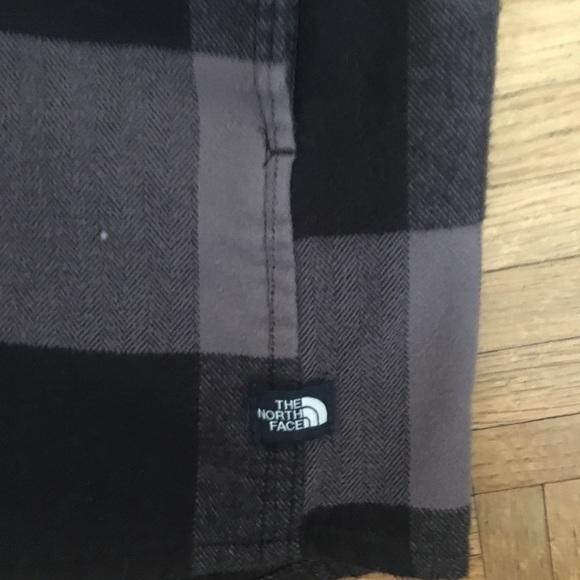 The North Face plaid pullover - Picture 3 of 8